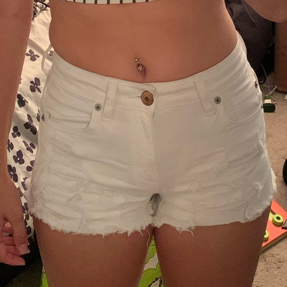 American eagle white jean shorts size 0